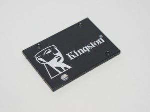 手堅い作りが魅力のSATA SSDが登場！ Kingston「KC600」レビュー