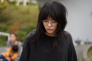 高畑充希、真っ黒衣装にぼうぼうに伸びた髪…『同期のサクラ』