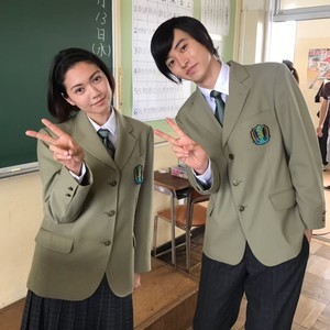 山崎賢人＆二階堂ふみ、制服オフショット公開　ファンからは喜びの声