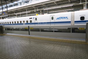 JR東海、新幹線新大阪駅26番線に設置した大開口可動柵を使用開始