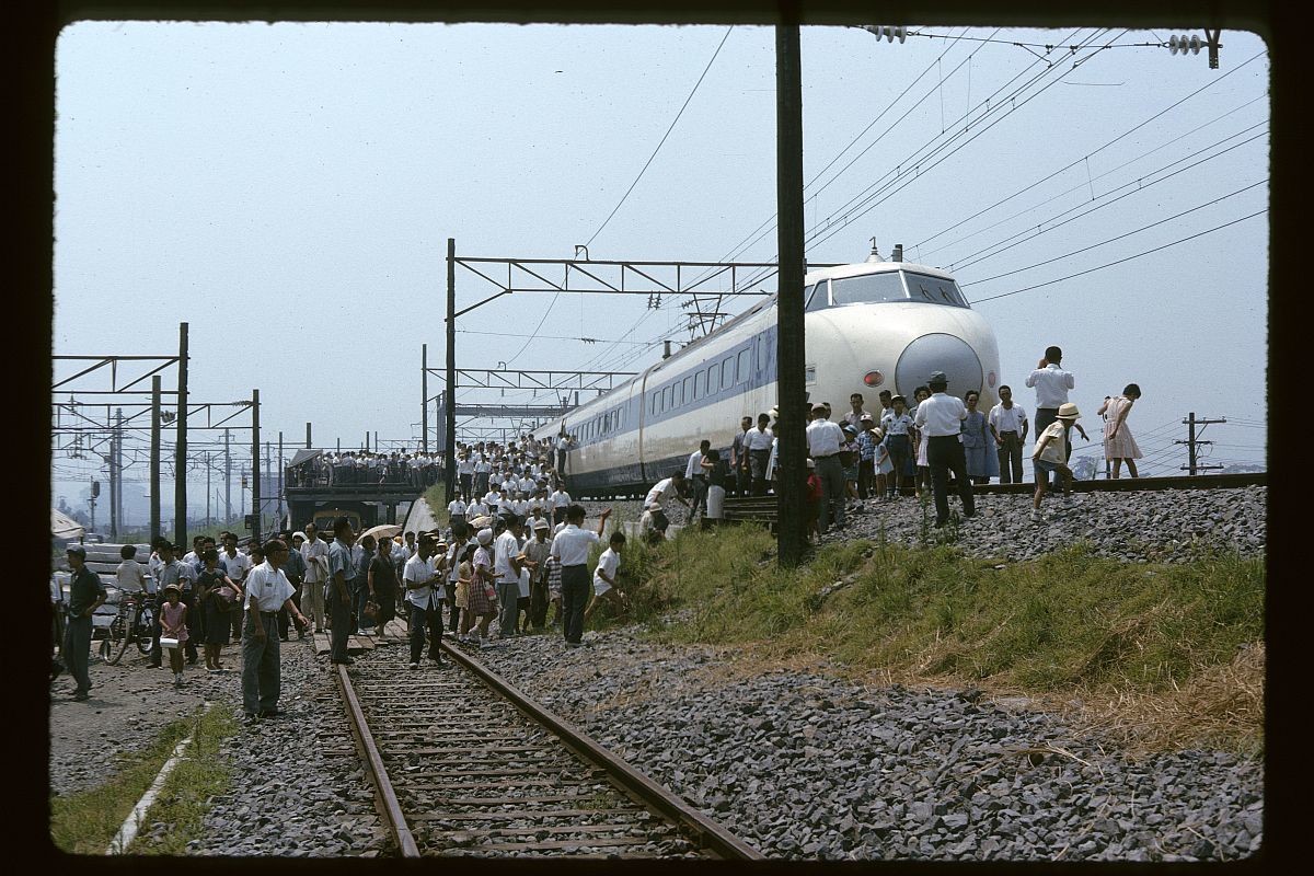 光文社「60年前の東京・日本」国鉄時代の鉄道と風景をカラー写真で | マイナビニュース