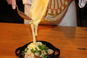 キハチ青山本店の「あったかチーズづくしプラン」で世界の味を満喫
