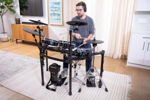 ローランド、電子ドラムキット「Vドラム」にコンパクトサイズの新モデル