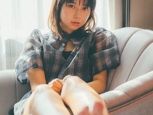 上白石萌歌、20歳の誕生日に初写真集発売「知らない表情に出会えた」