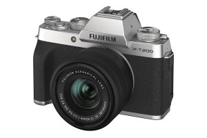 富士フイルム、APS-Cミラーレスカメラの新作「FUJIFILM X-T200」