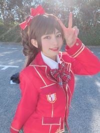 コスプレイヤー本田夕歩が アイマスシンデレラガールズ 島村卯月に変身 マイナビニュース