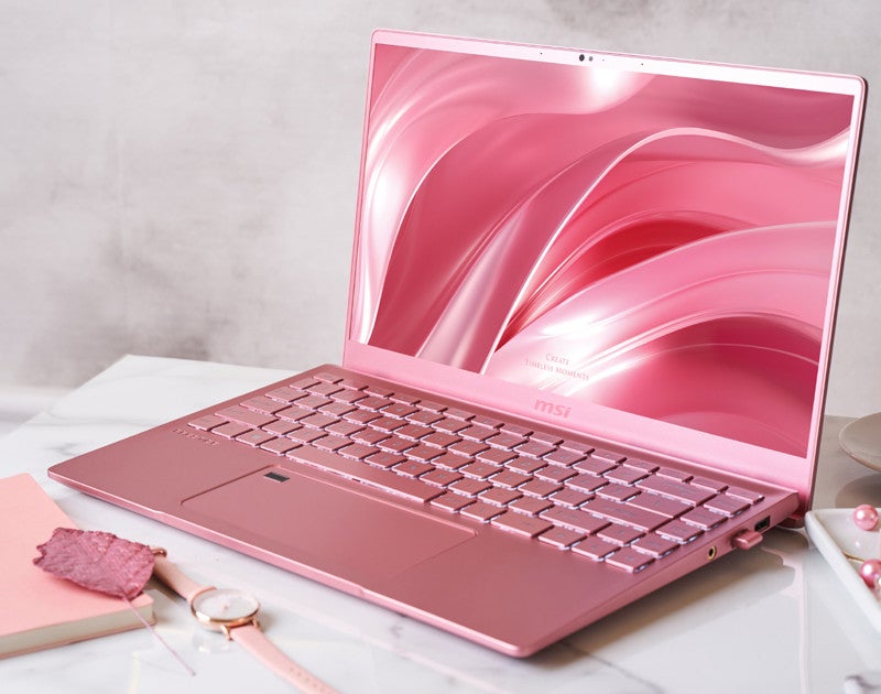 可愛いピンクのノートパソコン