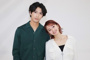 山本舞香、賀来賢人にアドリブでキス! 恋人役での共演を語る