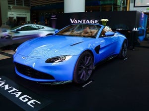 世界初披露 アストンマーティン ヴァンテージ ロードスターが日本上陸 中古車なら グーネット