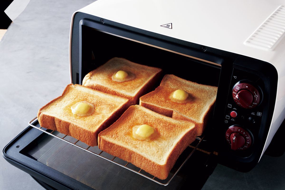 デロンギ 4枚のトーストを同時に焼ける小型のコンベクションオーブン マイナビニュース