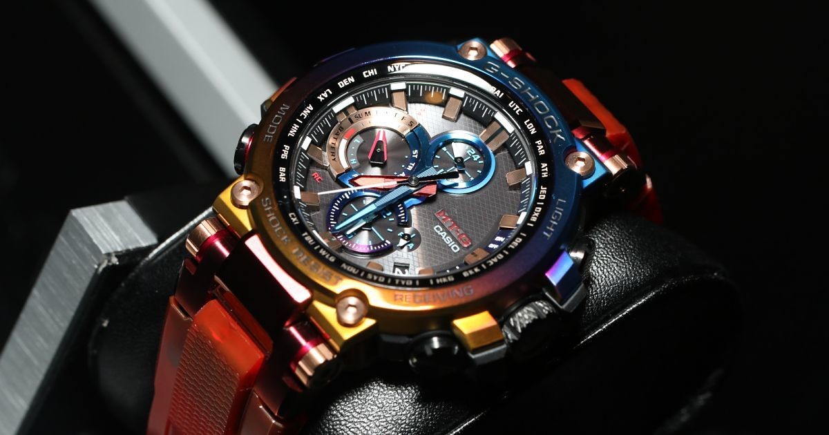 G-SHOCK「MT-G」、火山雷をイメージした鮮烈のスペシャルモデル | マイナビニュース