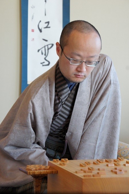防衛を果たした渡辺王将（写真は第３局のもの）