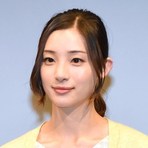 足立梨花