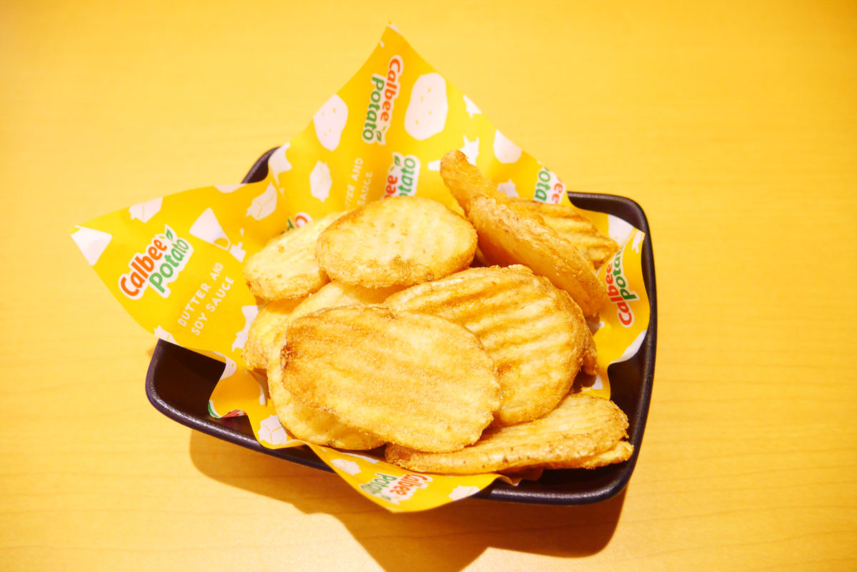 「厚切りポテト　バター醤油」(300円)