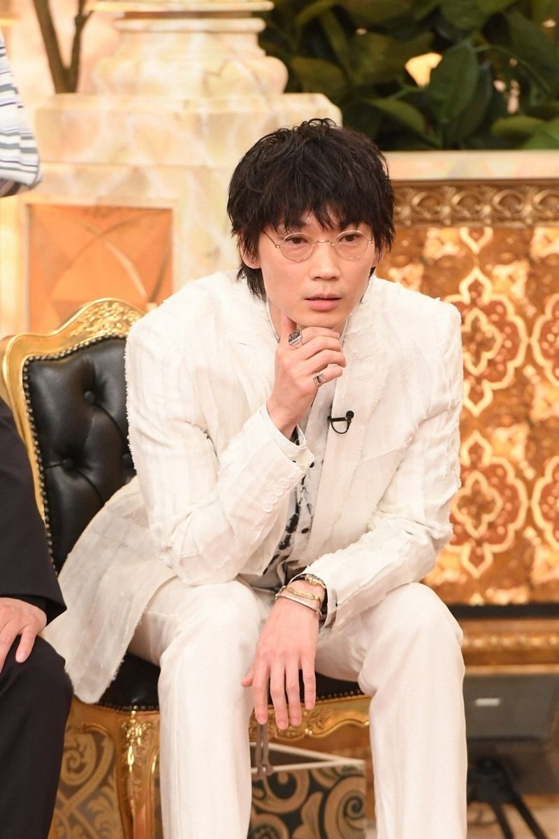 綾野剛 星野源 夜会 で料理姿を公開 俺流アレンジ飯 を紹介 マイナビニュース