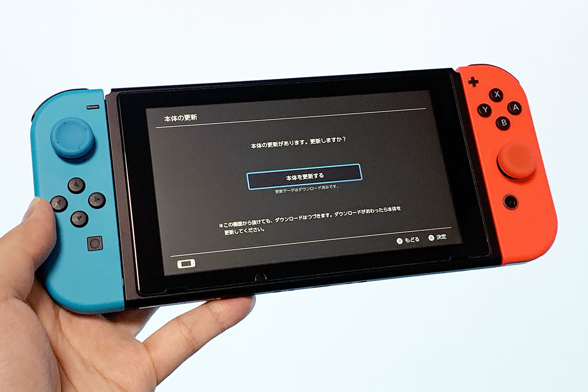 Switch本体、コントローラー2つ、SDカード、ケース、箱付き - Nintendo 