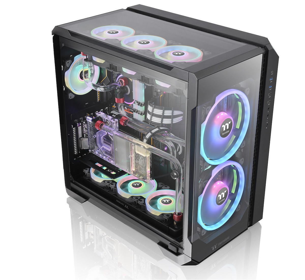 Thermaltake、3基のアドレッサブルRGBファン搭載のフルタワーケース