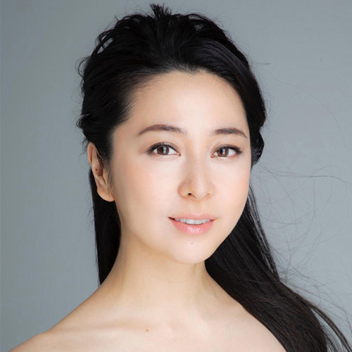 書家・アーティストの岡西佑奈