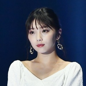 乃木坂46与田祐希、20歳を迎え「脱･子供」宣言! 誕生日は家族とテレビ電話