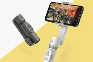 ZHIYUN、自撮り棒としても使えるスマートフォン向けジンバル