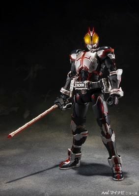 仮面ライダー555 ファイズ最新アレンジフィギュアは胸部アーマー展開ギミック搭載 マイナビニュース