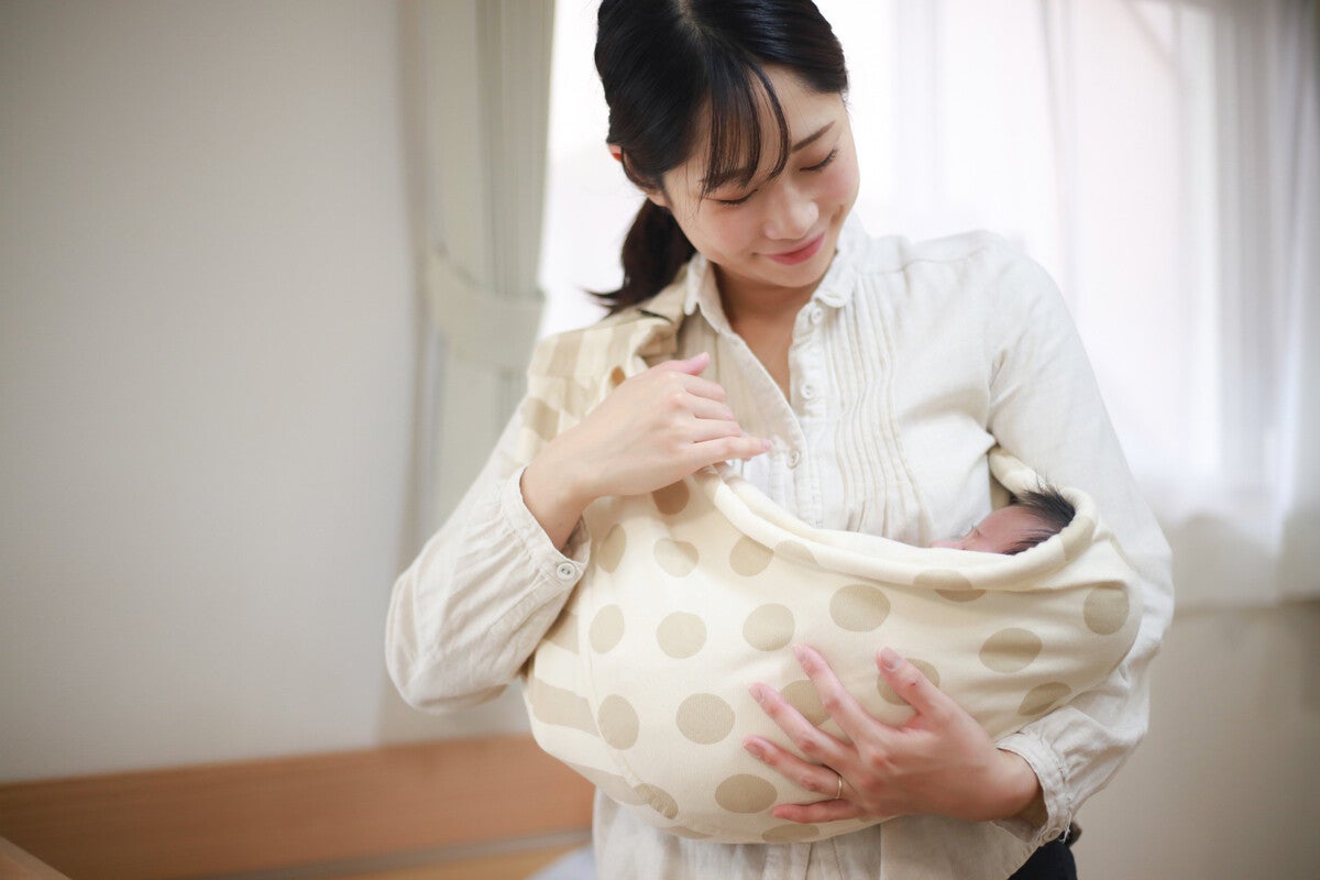 助産師監修 横抱き抱っこ紐のおすすめ13選 おしゃれ 赤ちゃんが快適 マイナビニュース