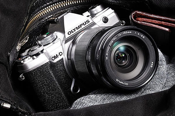 OM-D E-M5 Mark IIIに12-45mm F4.0付属のキットモデル オリンパス