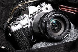 OM-D E-M5 Mark IIIに12-45mm F4.0付属のキットモデル　オリンパス