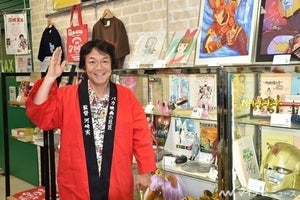 「帰ってきた河崎実展」が東急ハンズ渋谷で開催、"バカ映画の巨匠"の足跡をたどる