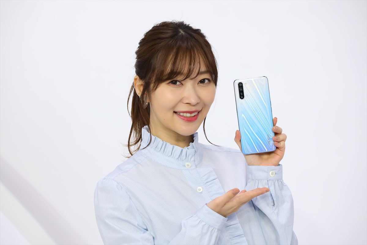 指原さんと木梨さんが新スマホ紹介！ 完全ワイヤレスやスマートウォッチも登場したOPPO発表会 | マイナビニュース