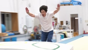 内村光良55歳、跳馬の難関技に挑戦　数回の練習でボロボロに…
