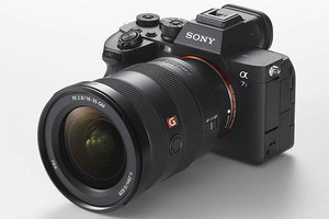 ソニー、4K動画性能を高めた超高感度ミラーレス「α7S III」