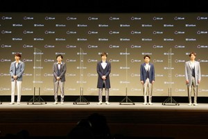 嵐、新CMで指揮に挑戦! 松本潤、監督から「ジェントルマン」と絶賛