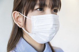 警視庁おすすめの「マスクをしているときの耳の痛み回避策」 - Twitterで注目集まる