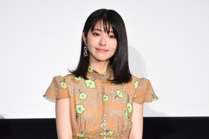 浜辺美波、学生の青春映像に涙…「素敵」「もっと楽しんでおけばよかった」