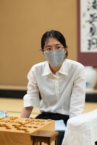 女流棋界頂上決戦が実現！　里見香奈女流四冠が西山朋佳女流三冠へのリターンマッチを決める　第10期リコー杯女流王座戦