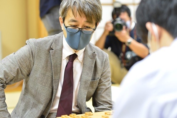 難敵を下した羽生九段（提供：日本将棋連盟）