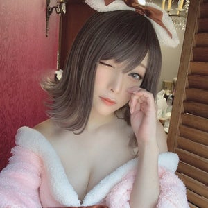 コスプレイヤー宮本彩希がエプロンドレス姿を披露 マイナビニュース