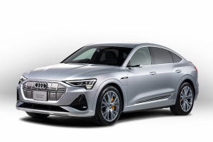 アウディ、日本市場初の電気自動車「Audi e-tron Sportback」を発売