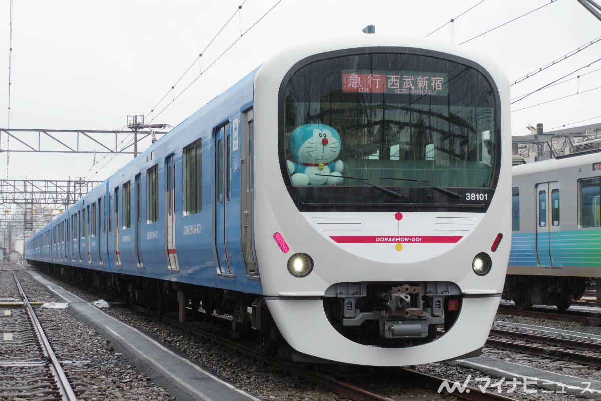 西武鉄道系 Doraemon Go 思わず笑顔になるラッピング電車 マイナビニュース