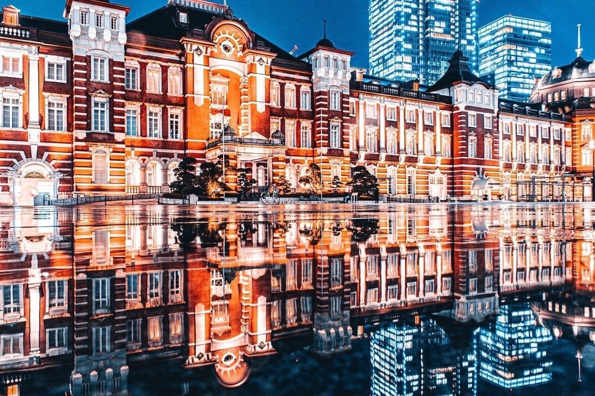 なにこれ 雨の日に撮影した東京駅の夜景に感動の嵐 めちゃくちゃ綺麗 幻想的 と大反響 マピオンニュース