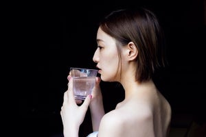 乃木坂46中田花奈、バスタオル姿の湯上がりショット公開「色っぽくないですか?」