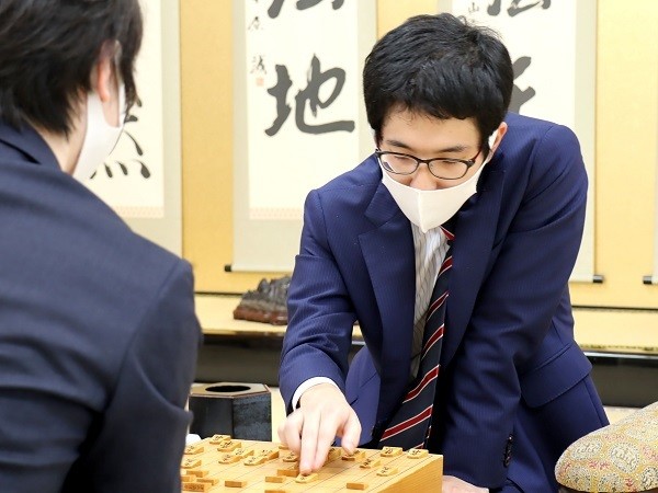 得意の角換わりで苦戦に陥るも、逆転勝利を収めた池永四段（提供：日本将棋連盟）