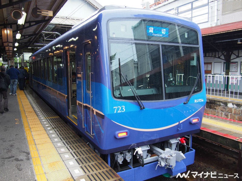 叡山電鉄リニューアル723号車お目見え 青色の電車に 貸切運行も マイナビニュース