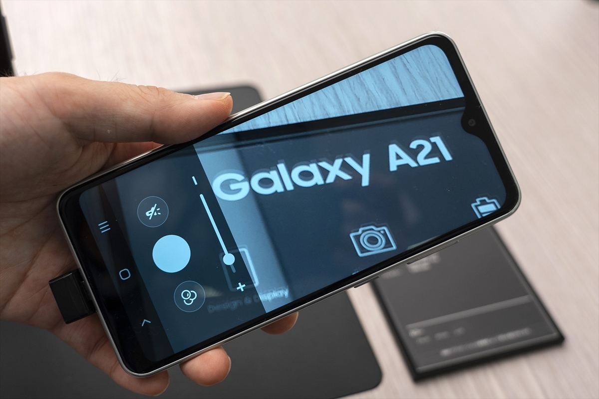 ドコモの格安スマホ「Galaxy A21」ってどうなの？ 2万円強の「はじめて