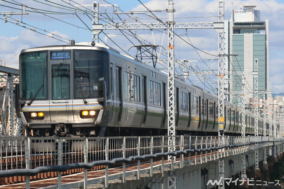 JR西日本ダイヤ改正駅ポスター（次々、続々、新快速。） - 鉄道