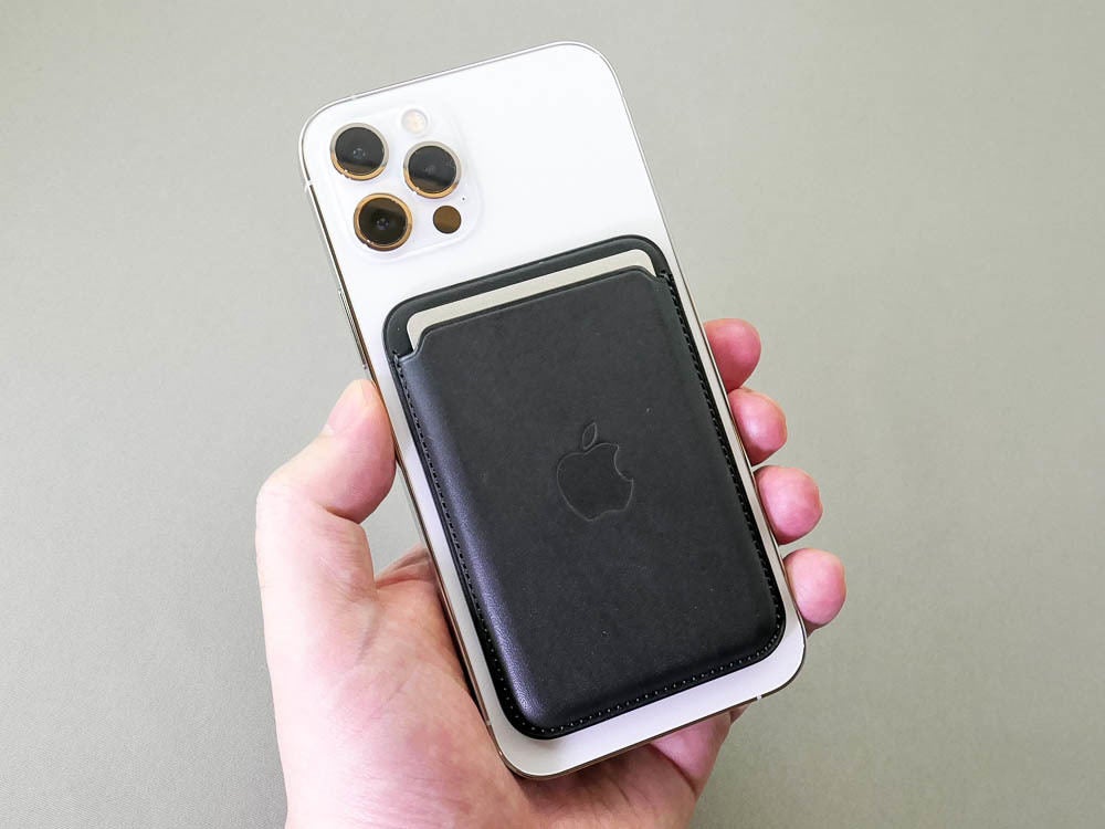 Apple MagSafe対応iPhoneレザーウォレット ミッドナイト - カバー