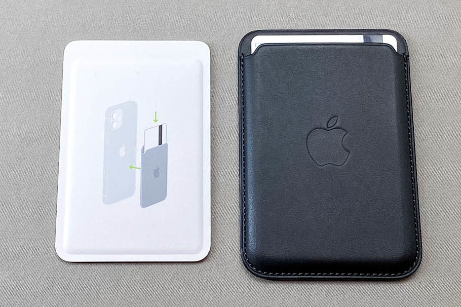 iPhone 12にくっつく小さな財布「MagSafe対応レザーウォレット」を使っ 