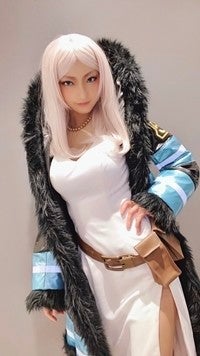 コスプレイヤー火将ロシエルが 炎炎ノ消防隊 プリンセス火華のコスで美谷間披露 マイナビニュース