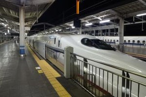 JR西日本、広島駅11番のりば＆高槻駅4番のりばホーム柵使用開始へ
